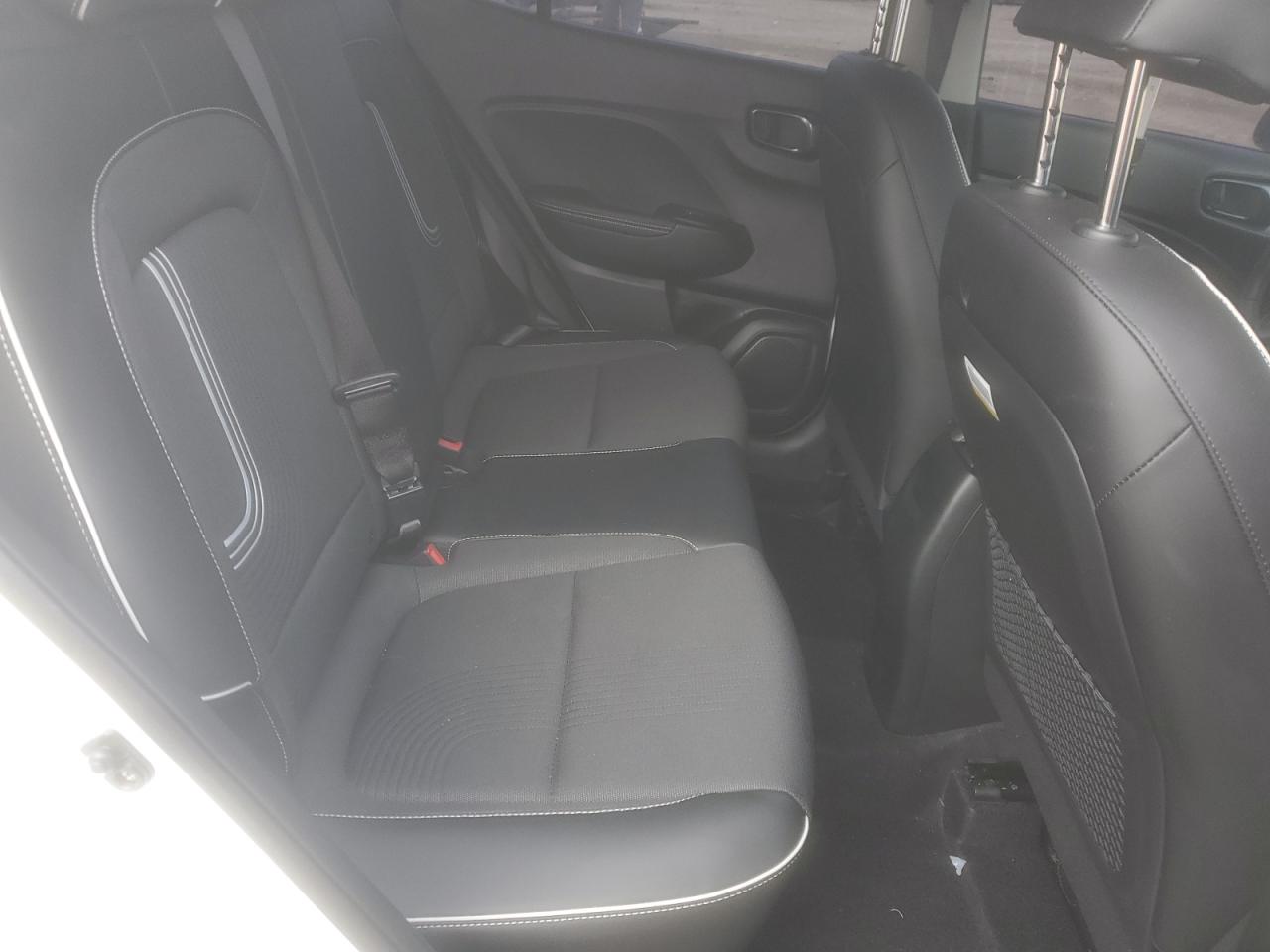 2022 Hyundai Venue - Image 11
