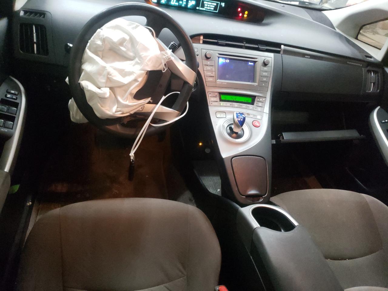 2014 Toyota Prius - Image 8