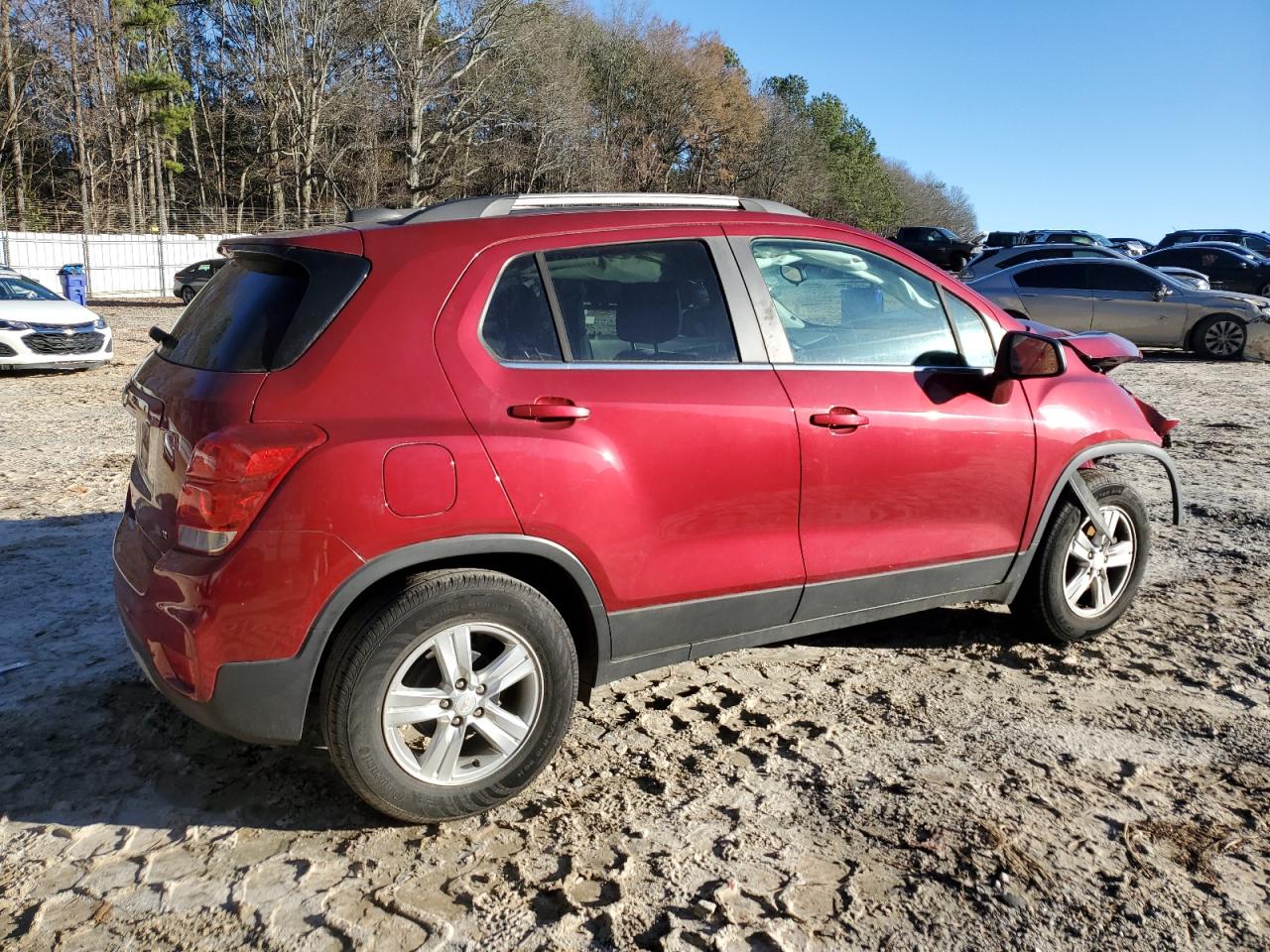 3GNCJLSBXJL197586 CHEVROLET TRAX 2018