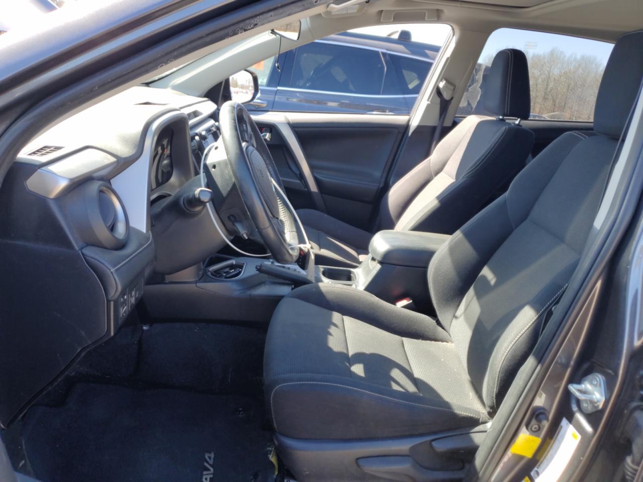 2018 Toyota RAV 4 - Image 7