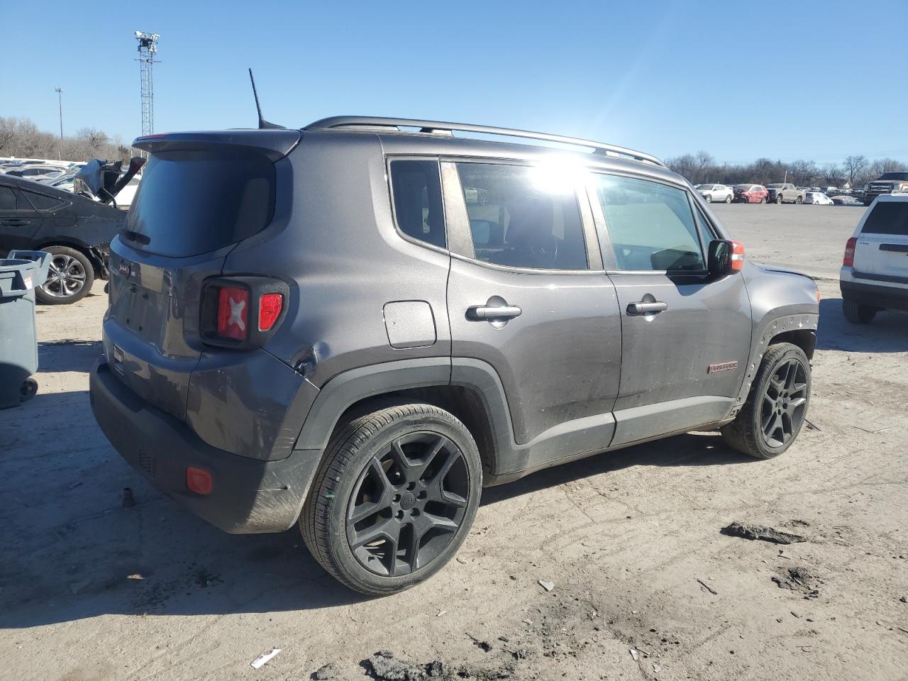 2020 Jeep Renegade - Image 3