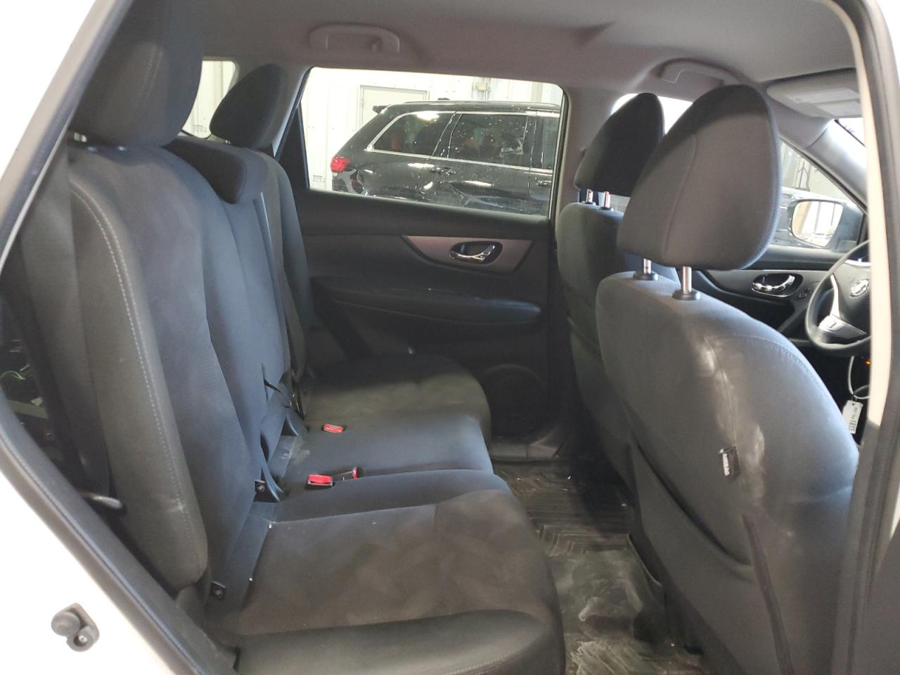 2016 Nissan Rogue - Image 11