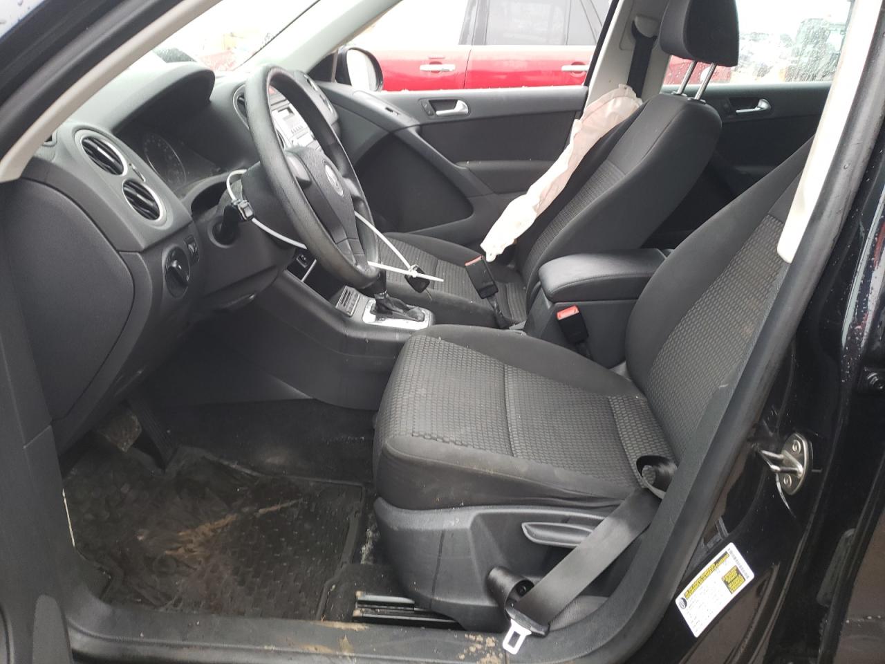 2010 Volkswagen Tiguan - Image 7