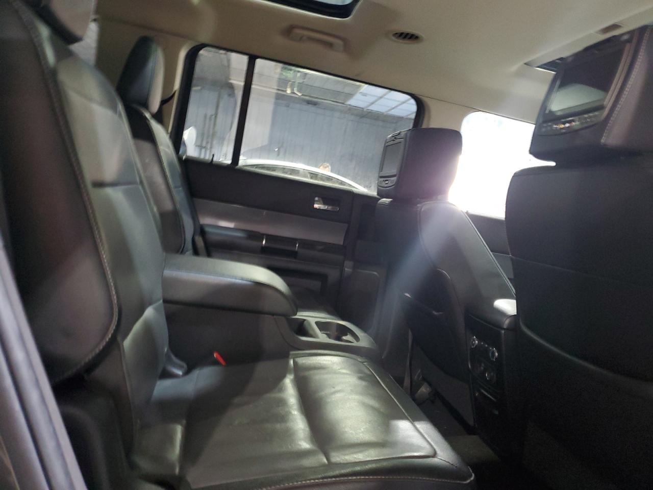 2015 Ford Flex - Image 10