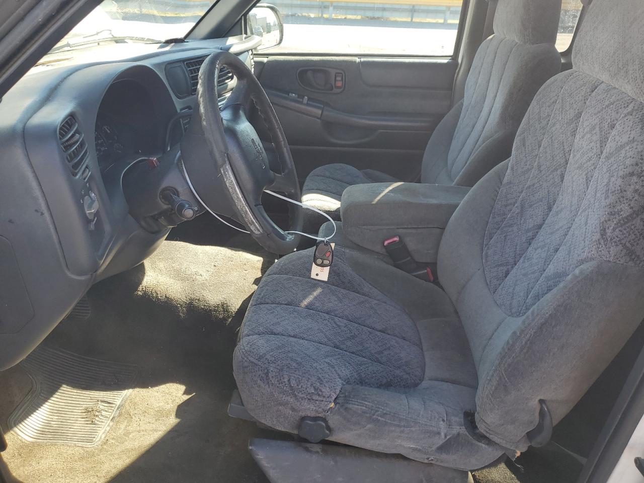 2001 GMC Sonoma - Image 7