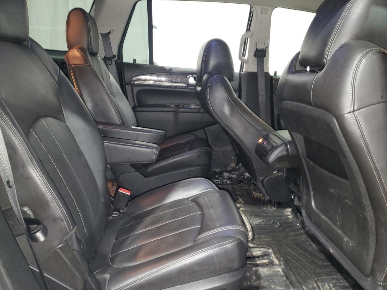 2017 Buick Enclave - Image 11