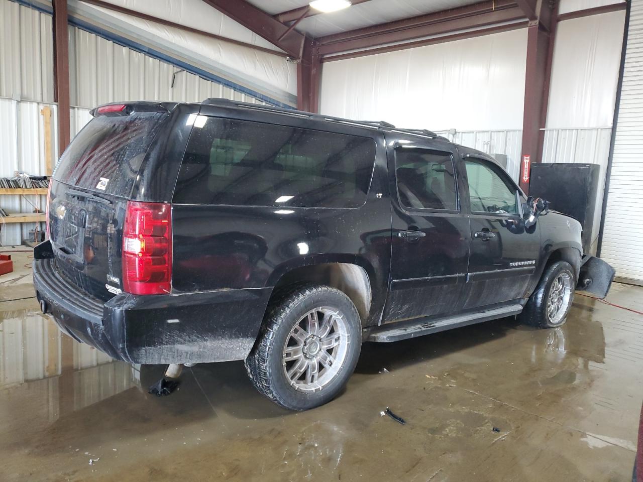 2007 Chevrolet Suburban - Image 3