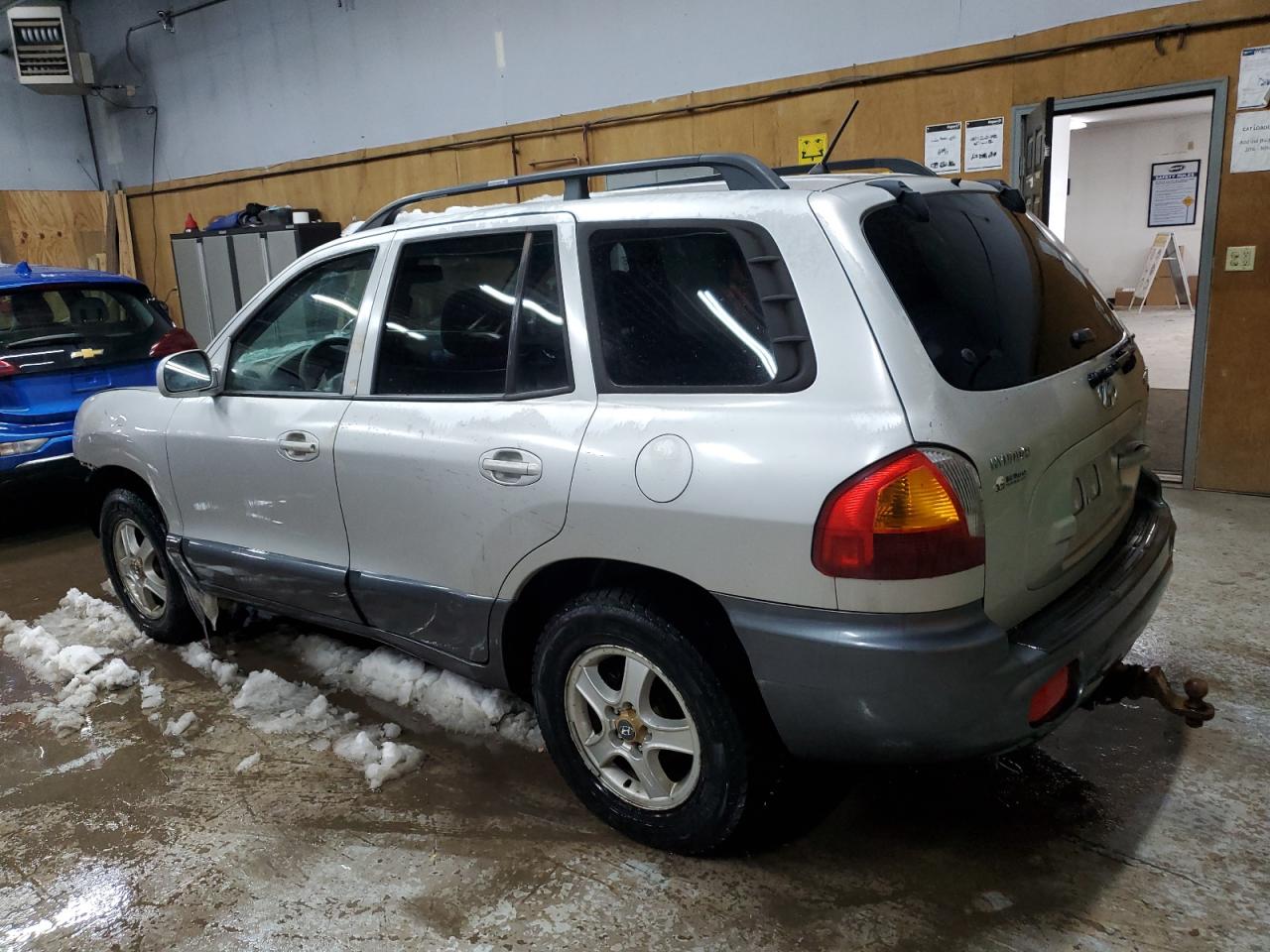 2004 Hyundai Santa Fe - Image 2
