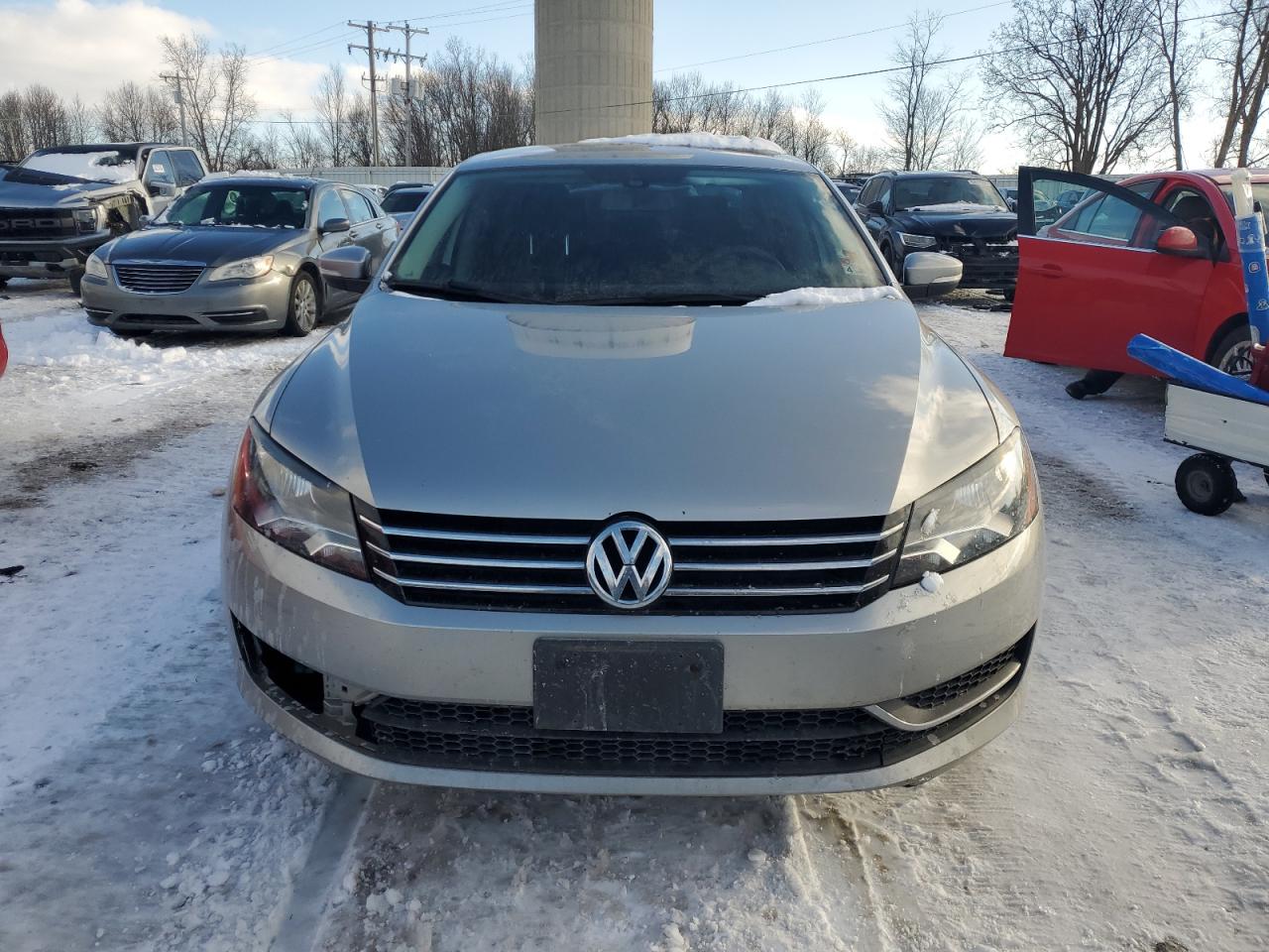 2014 Volkswagen Passat - Image 5