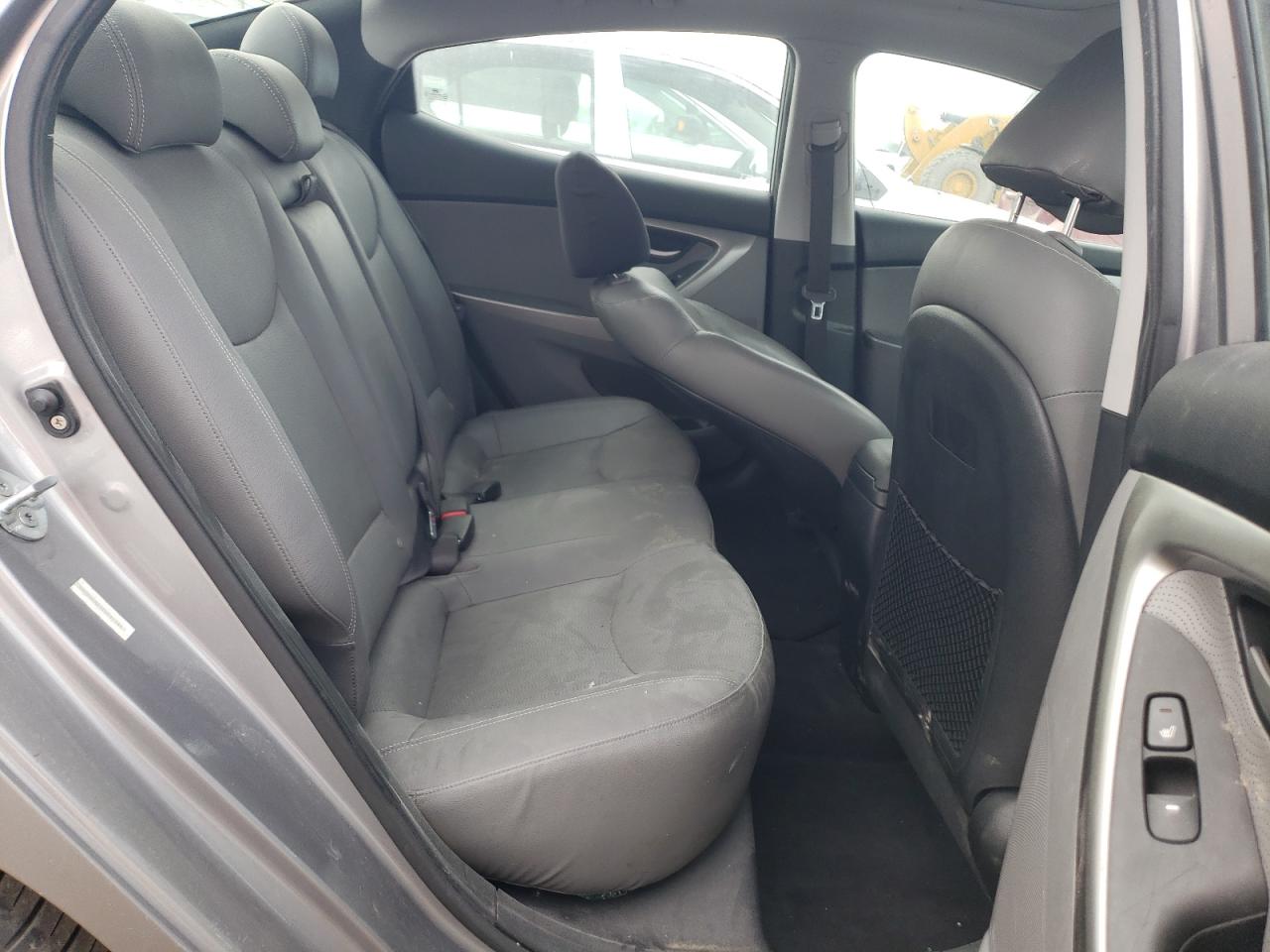 2012 Hyundai Elantra - Image 10