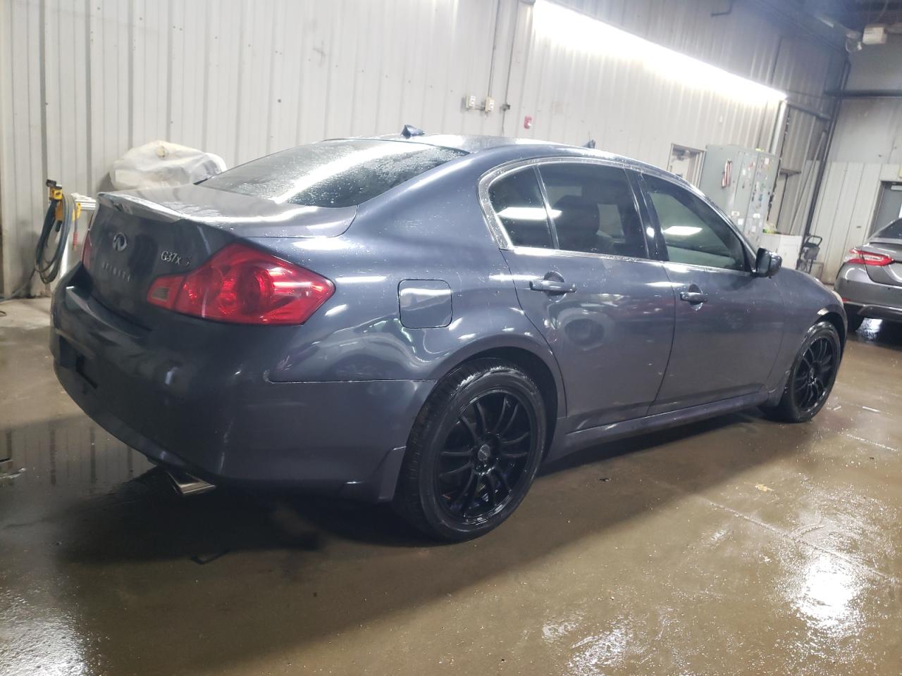 2011 Infiniti G - Image 3