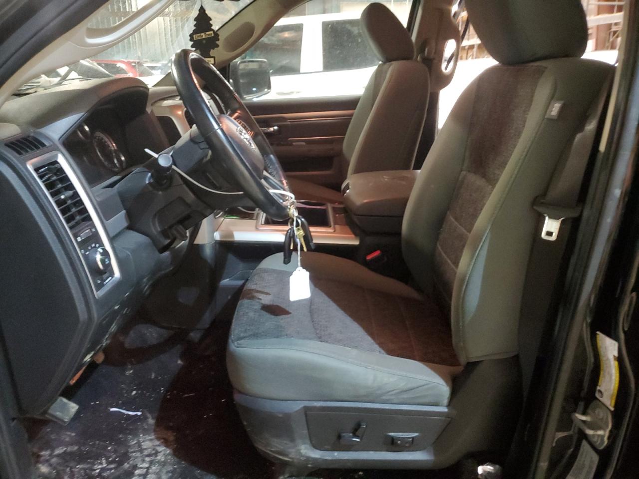 2015 RAM 1500 - Image 7