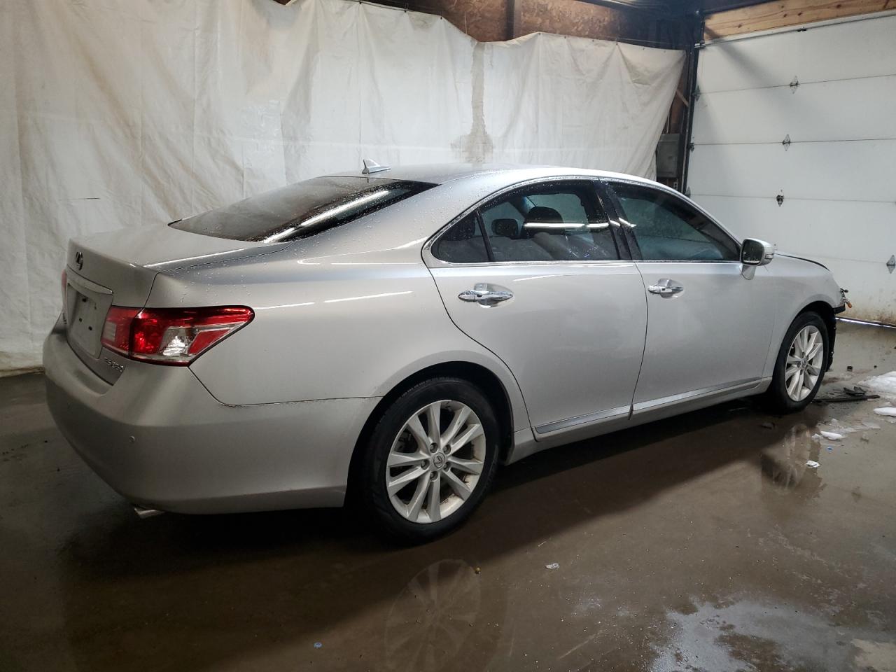 2010 Lexus ES - Image 3