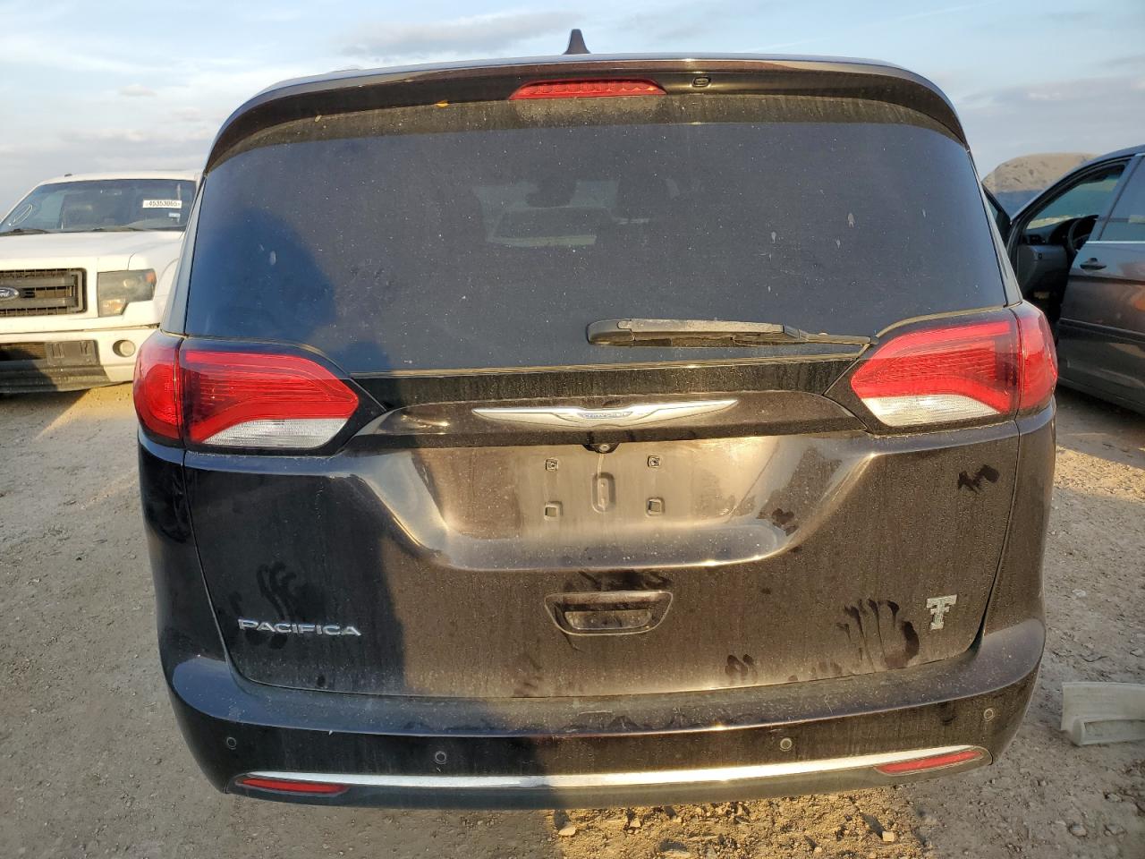 2017 Chrysler Pacifica - Image 6