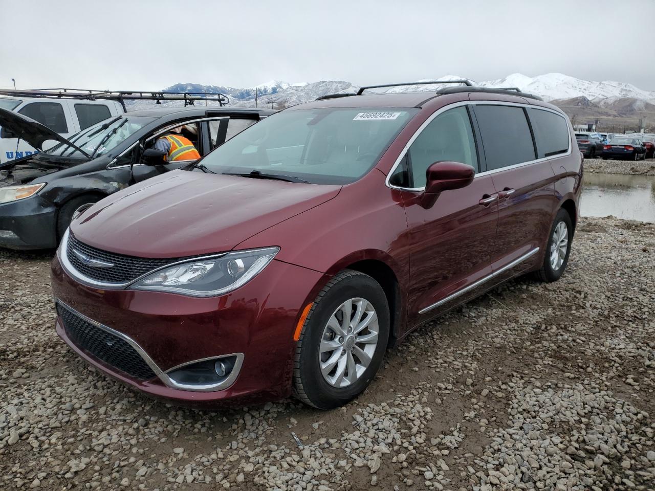 2017 Chrysler Pacifica - Image 1