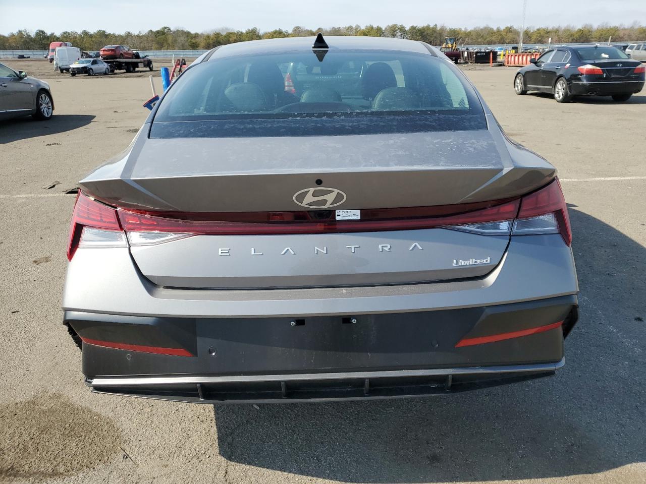2024 Hyundai Elantra - Image 6