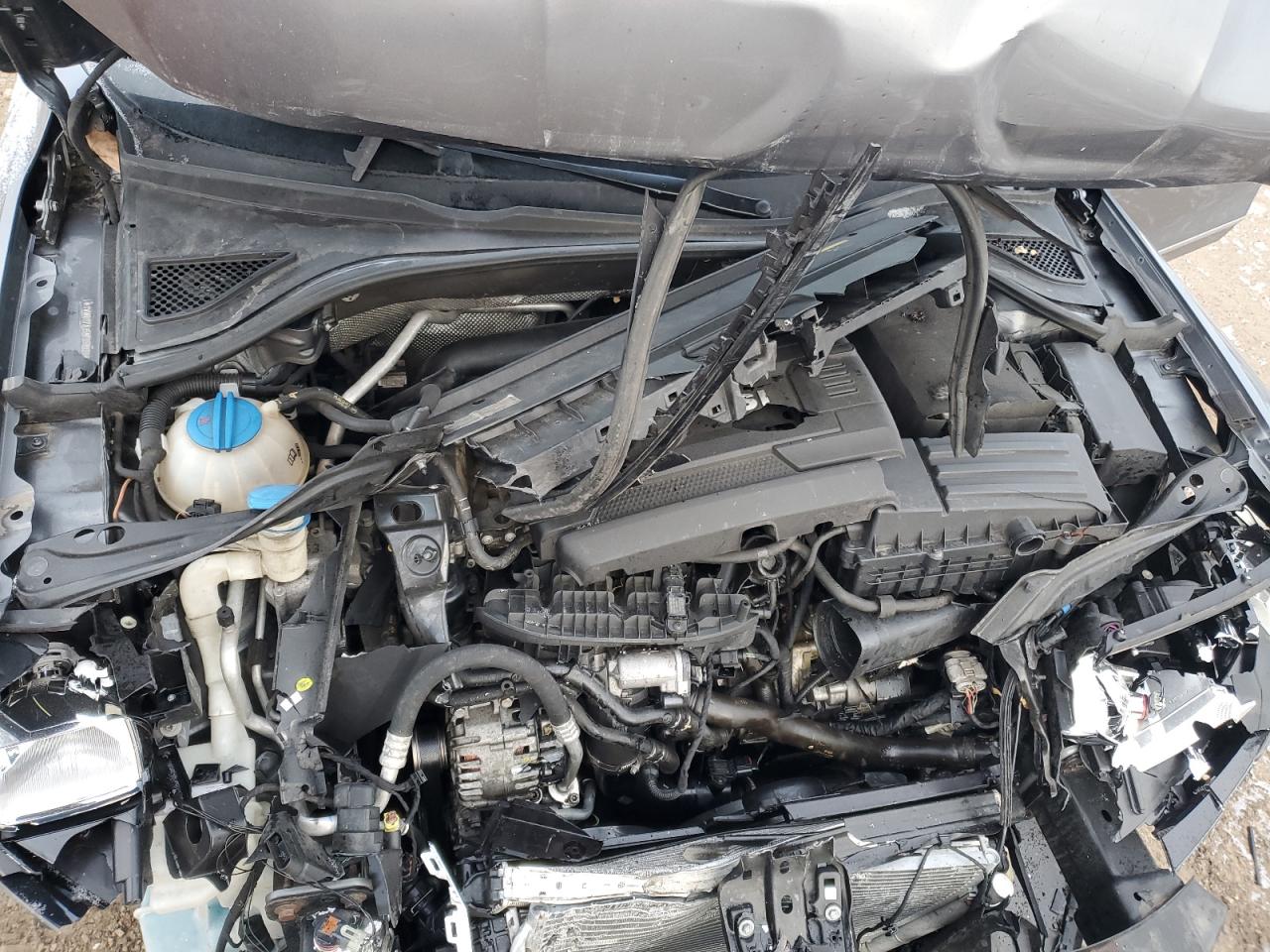 2017 Volkswagen Passat - Image 13
