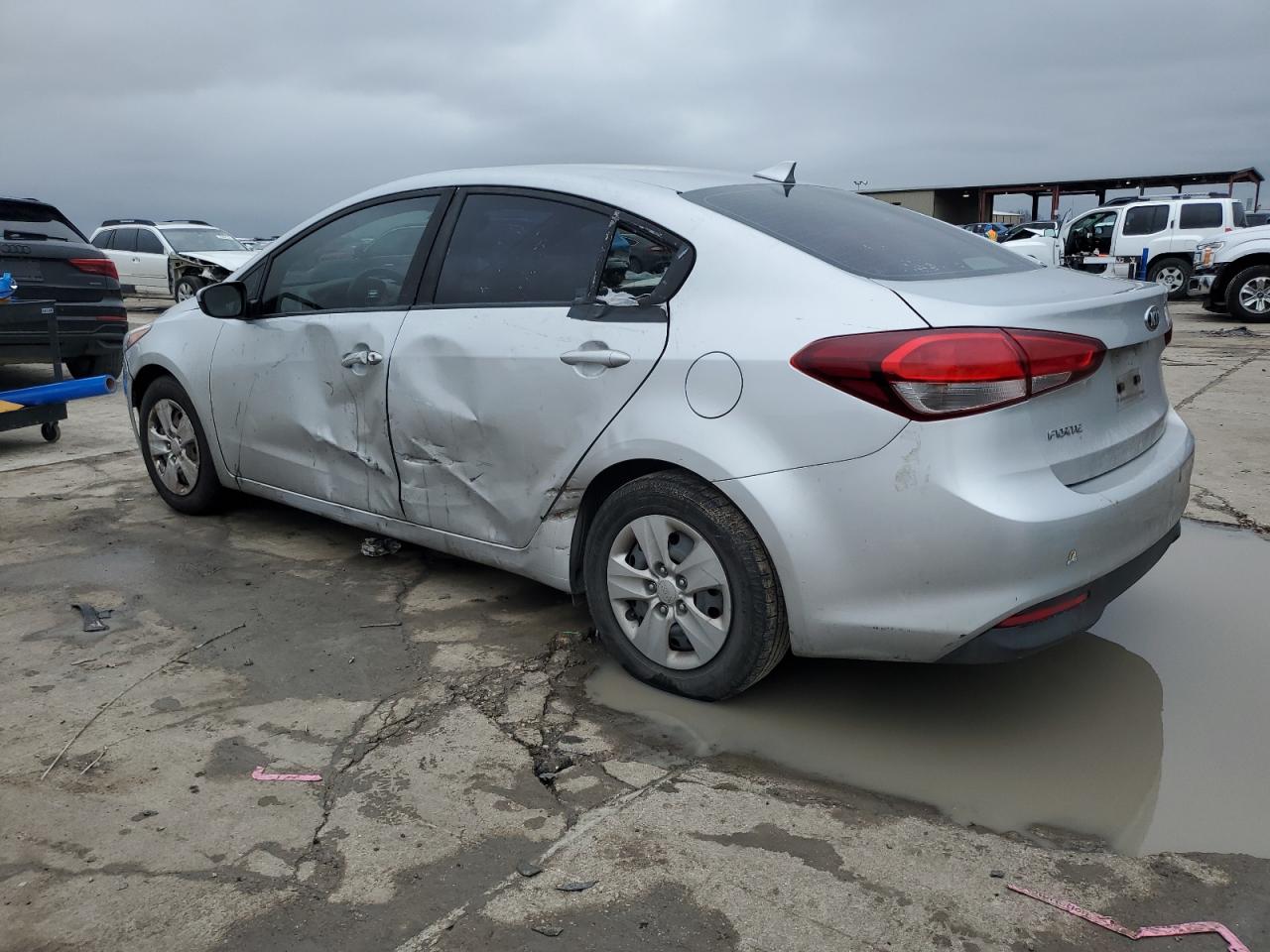 2018 Kia Forte - Image 2