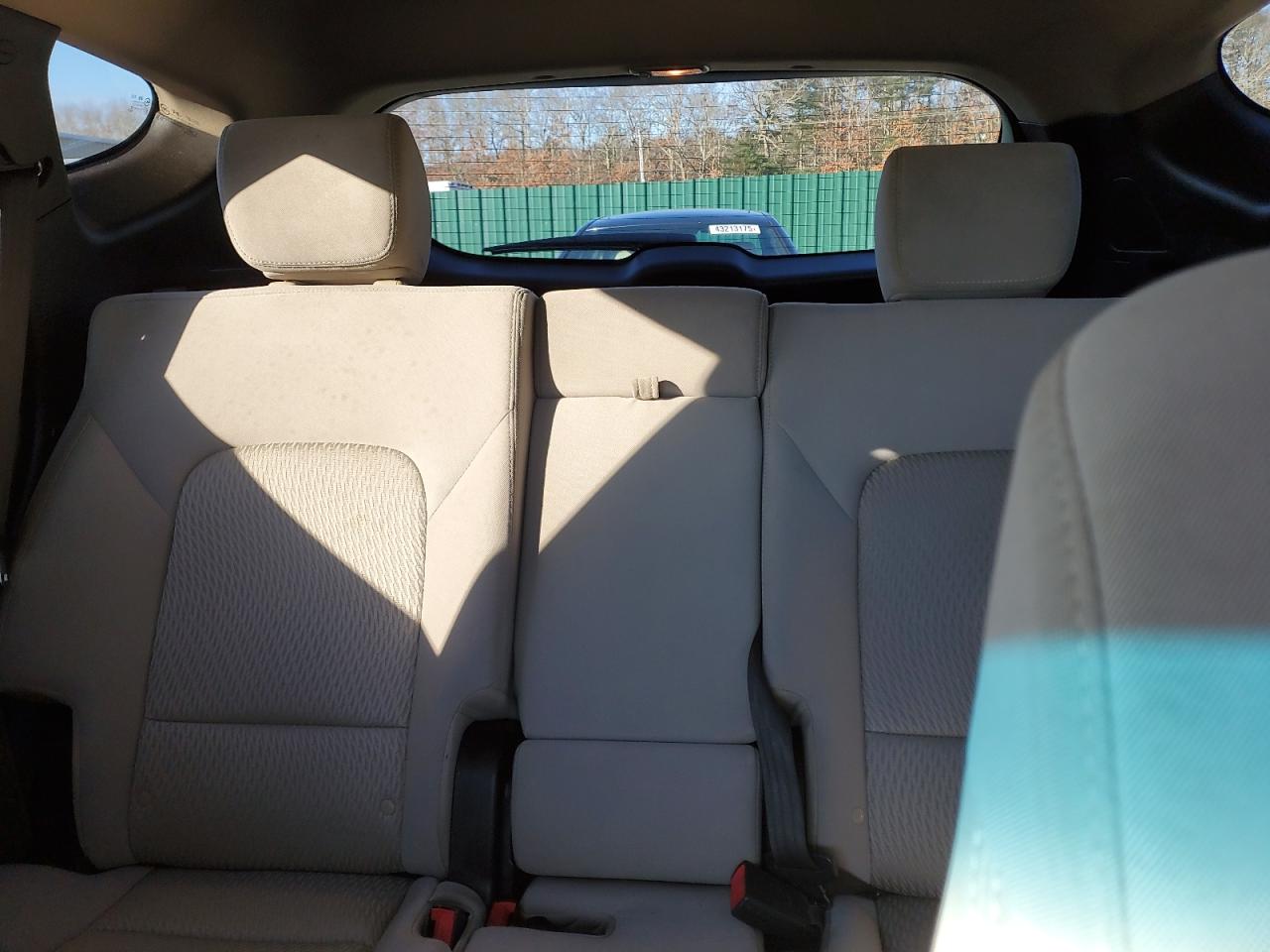 2014 Hyundai Santa Fe - Image 10