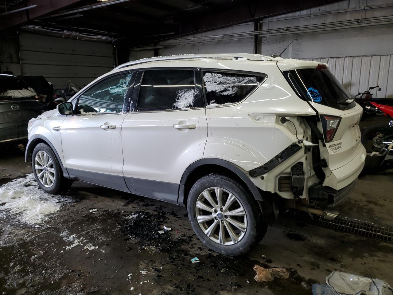 1FMCU9J95HUC35934 FORD ESCAPE 2017