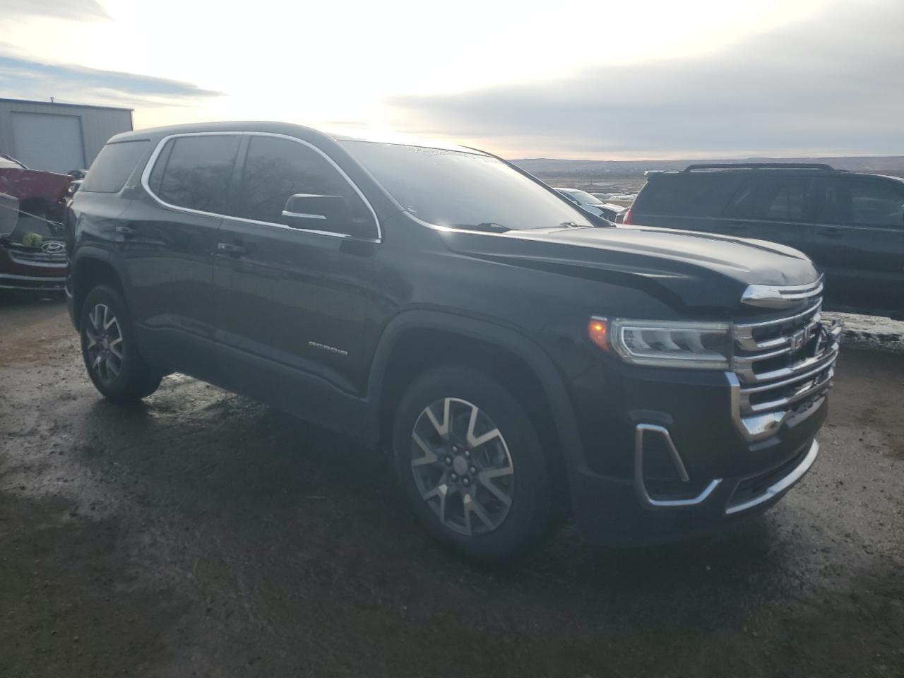 2022 GMC Acadia - Image 4