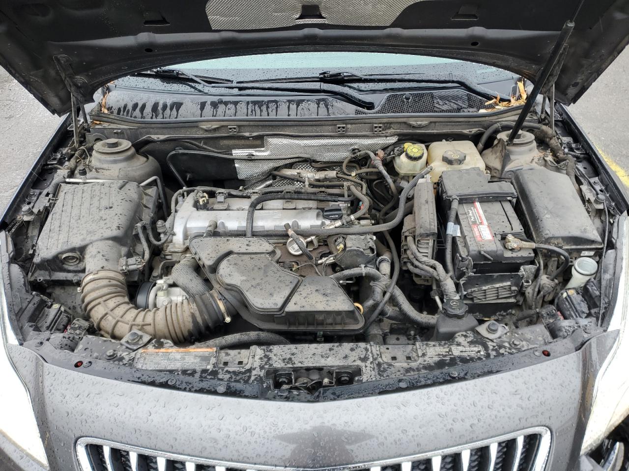 2011 Buick Regal - Image 11