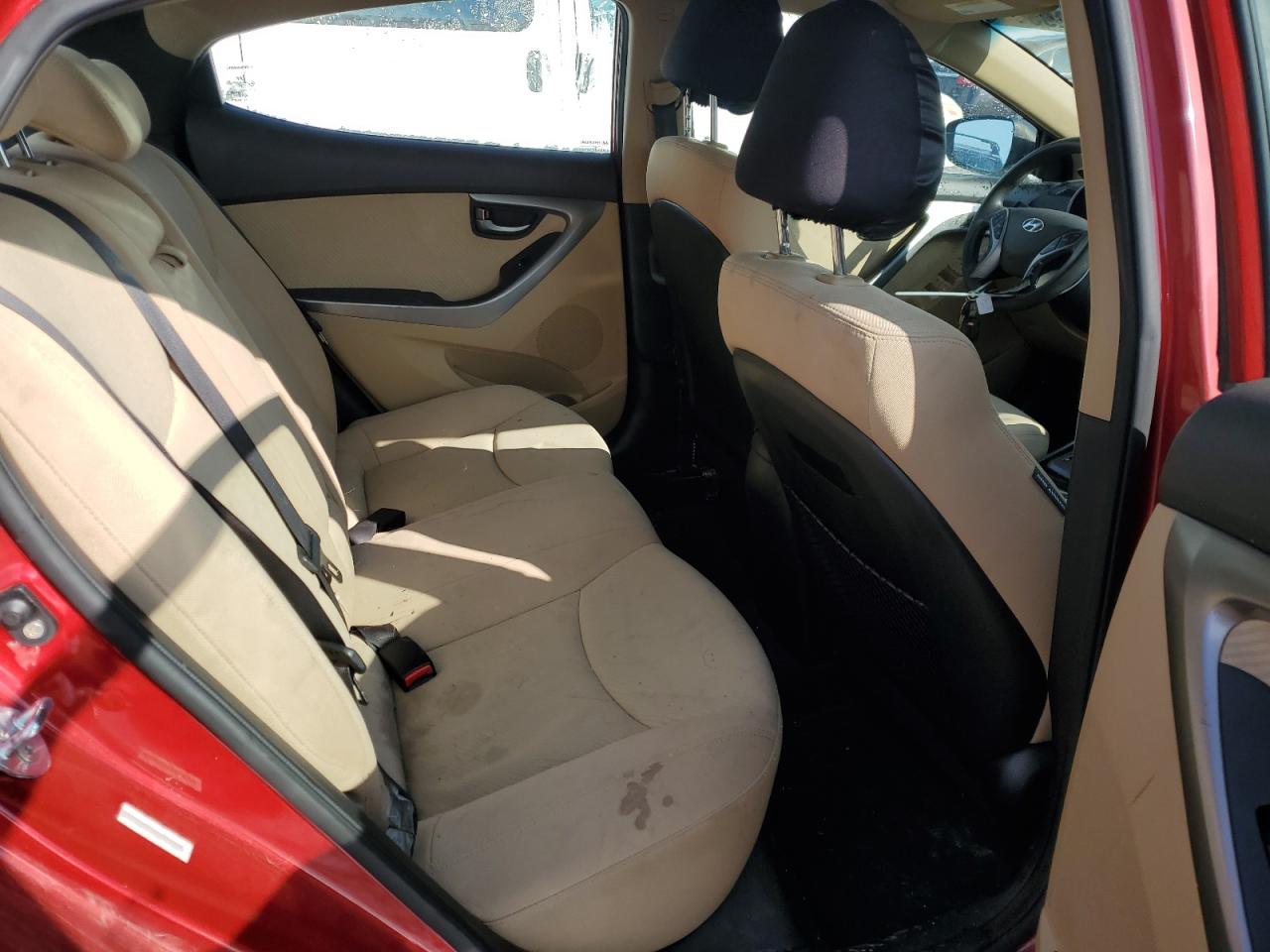 2013 Hyundai Elantra - Image 11