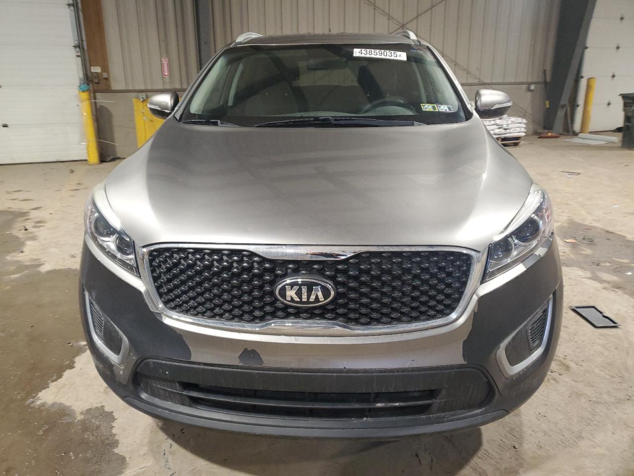2017 Kia Sorento - Image 5