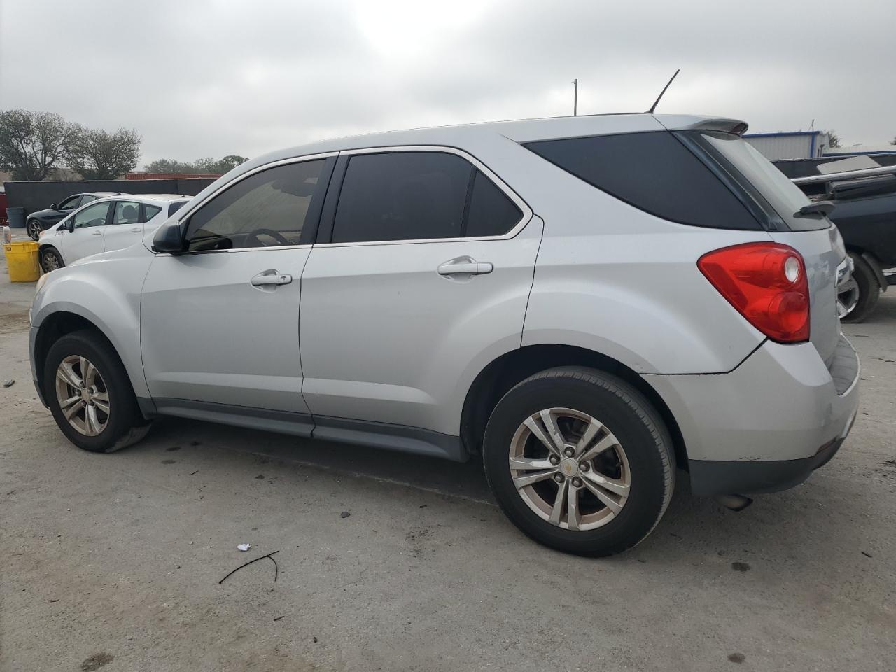 2013 Chevrolet Equinox - Image 2