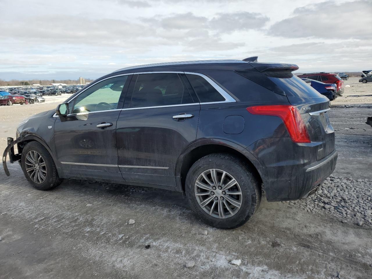 2017 Cadillac XT5 - Image 2