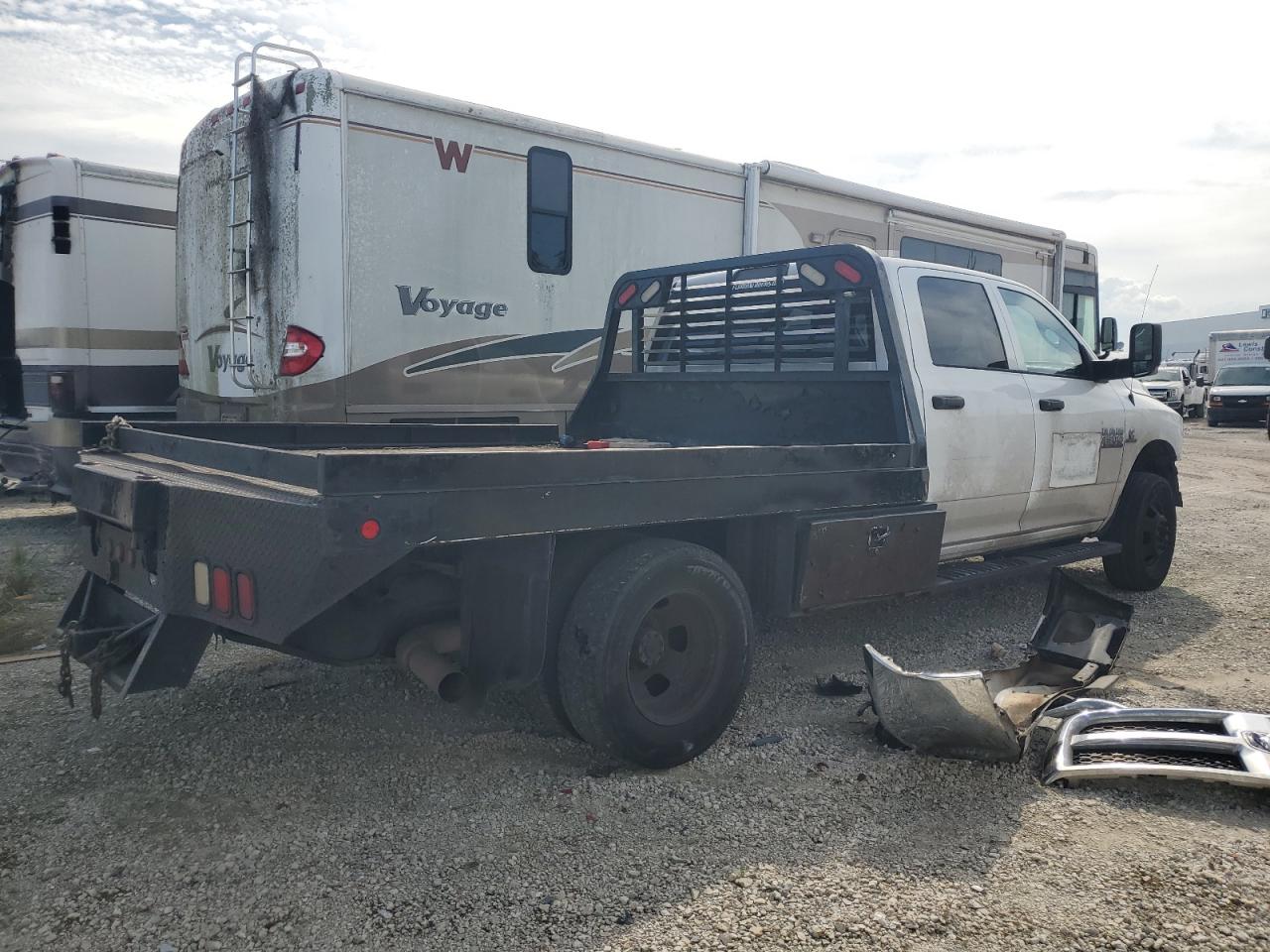 2017 RAM 3500 - Image 3