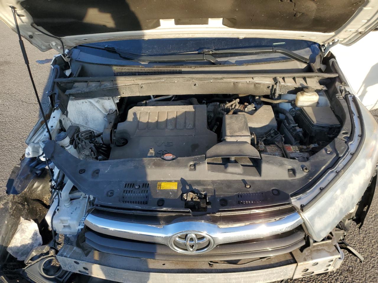 2015 Toyota Highlander - Image 14