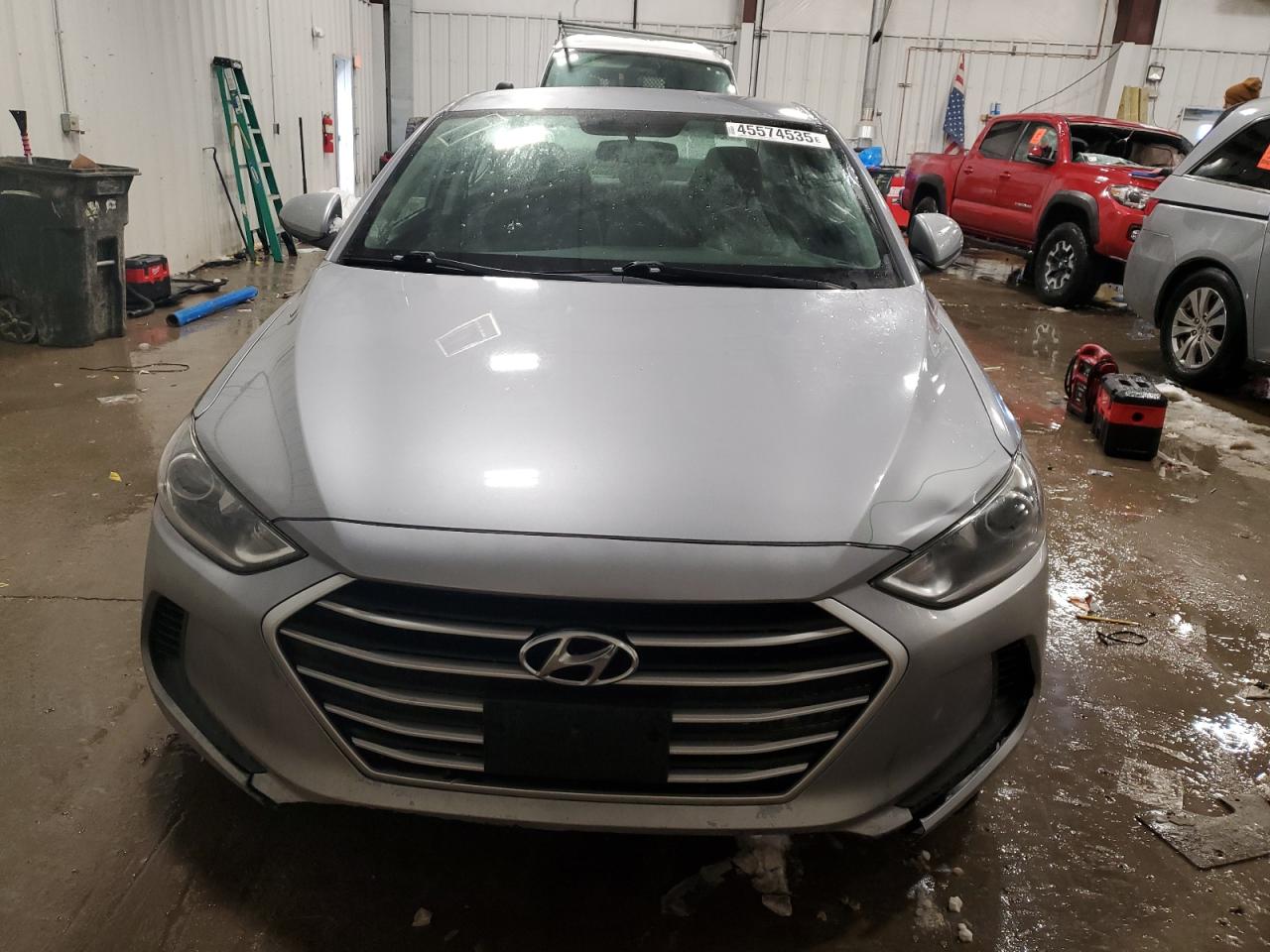 2017 Hyundai Elantra - Image 5