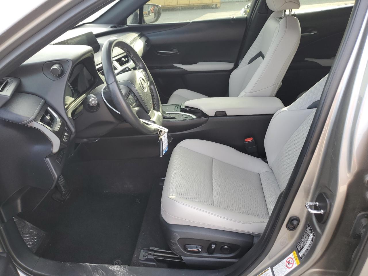 2019 Lexus UX - Image 7