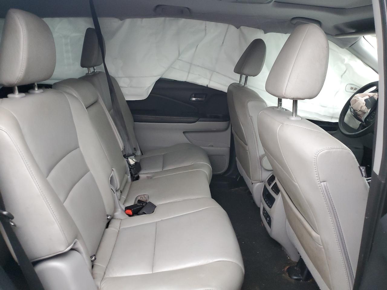 2018 Honda Pilot - Image 10