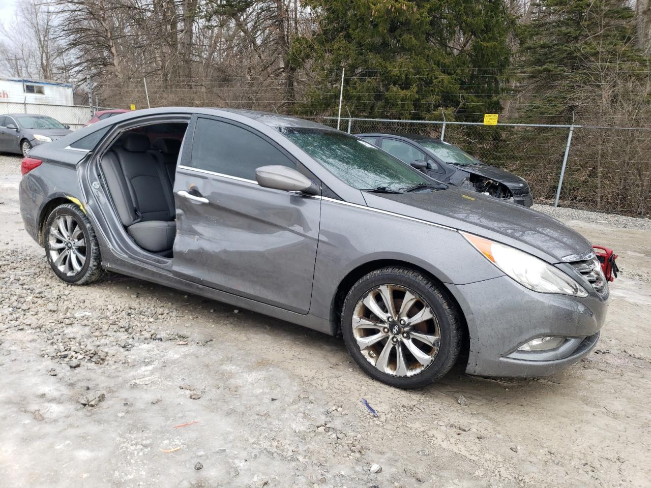 2011 Hyundai Sonata - Image 4