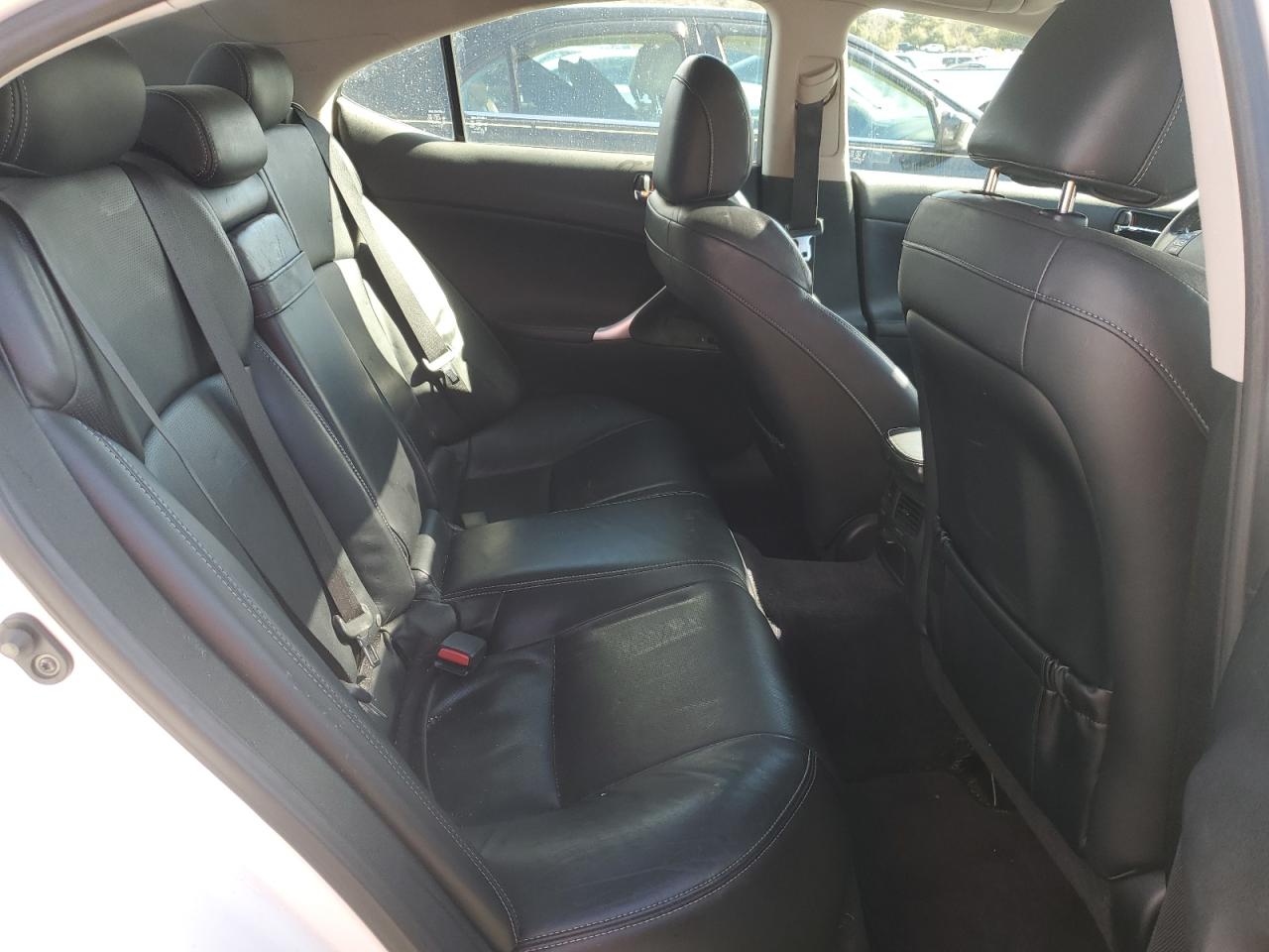 2010 Lexus IS - Image 10
