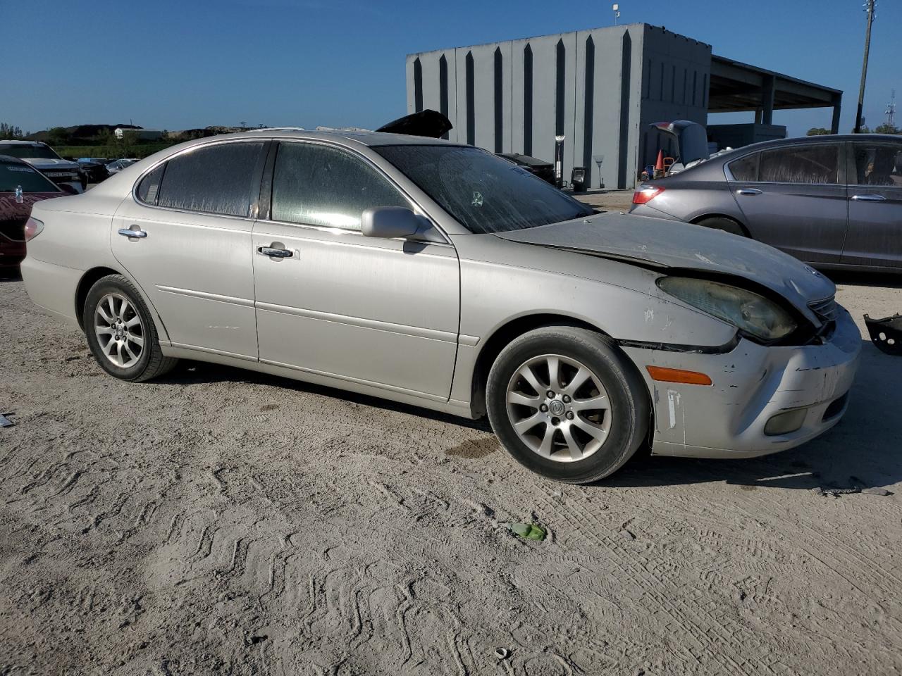 2004 Lexus ES - Image 4