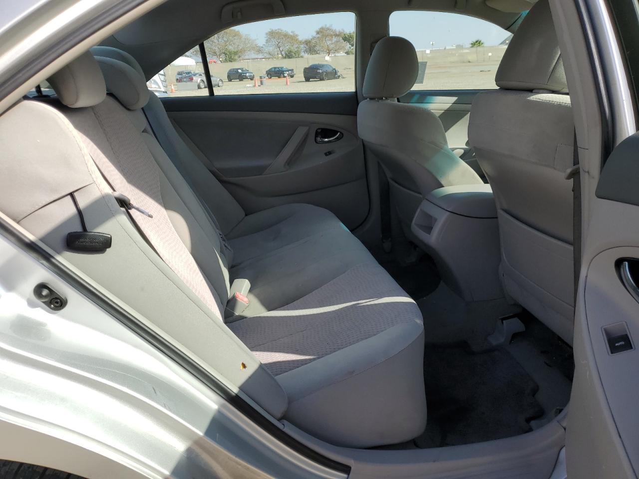 2011 Toyota Camry - Image 10