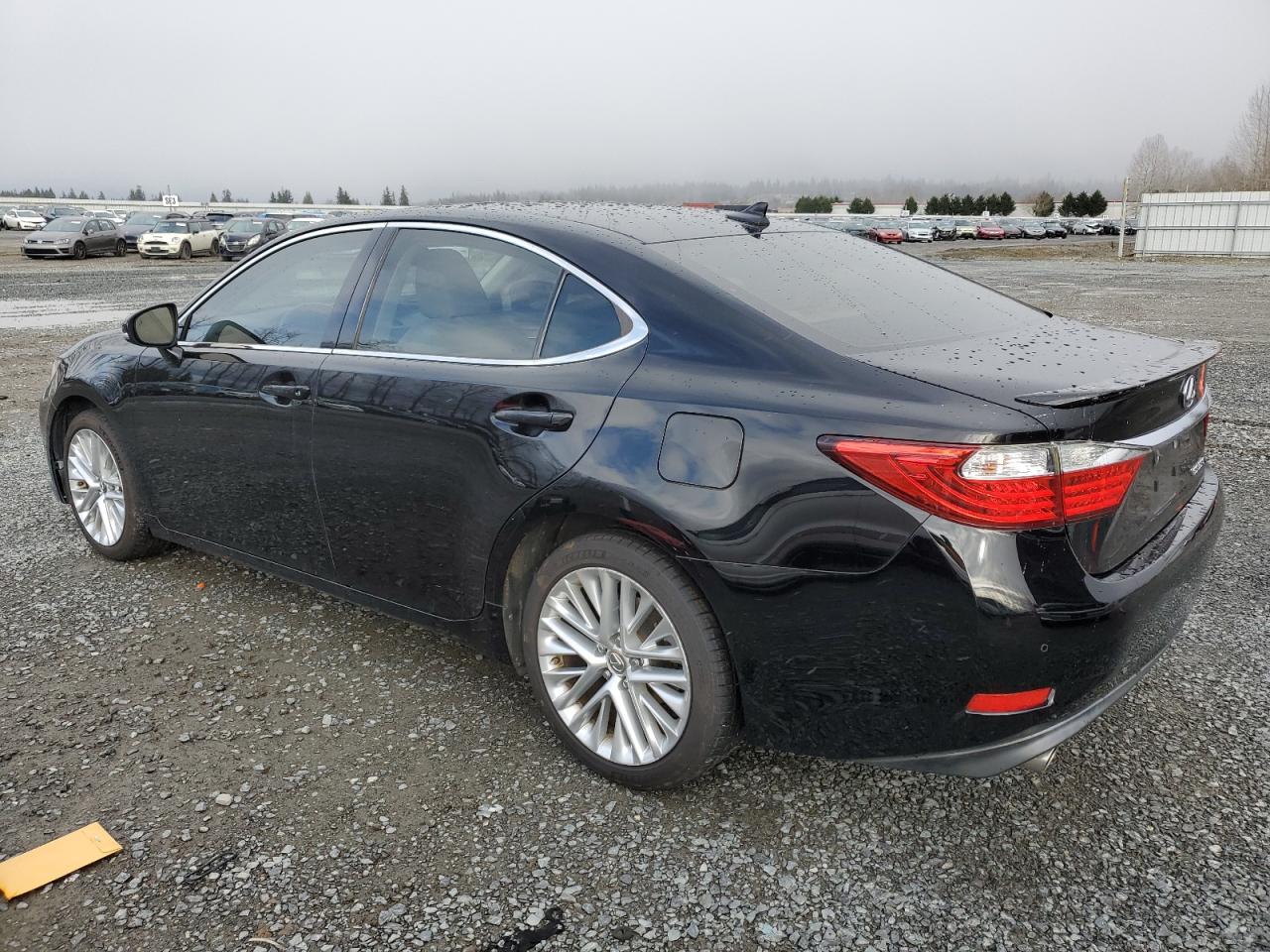 2014 Lexus ES - Image 2