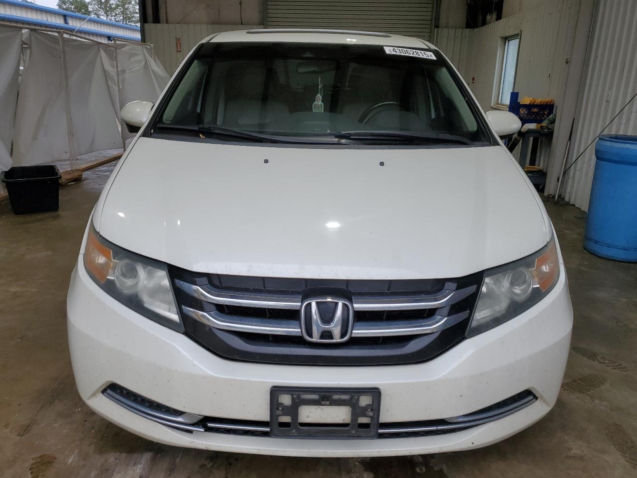 2015 Honda Odyssey - Image 5