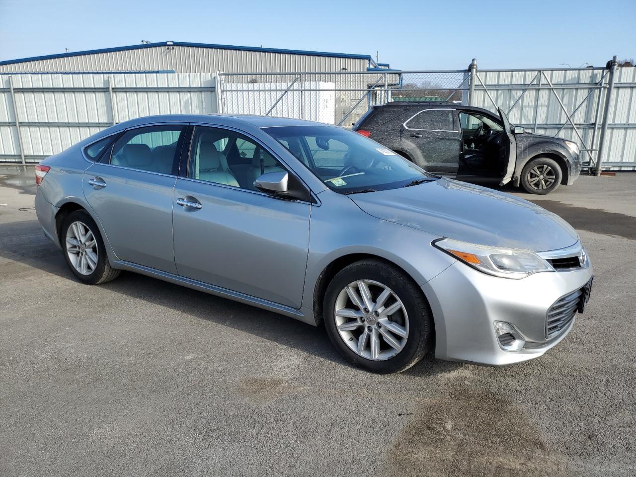 2015 Toyota Avalon - Image 4