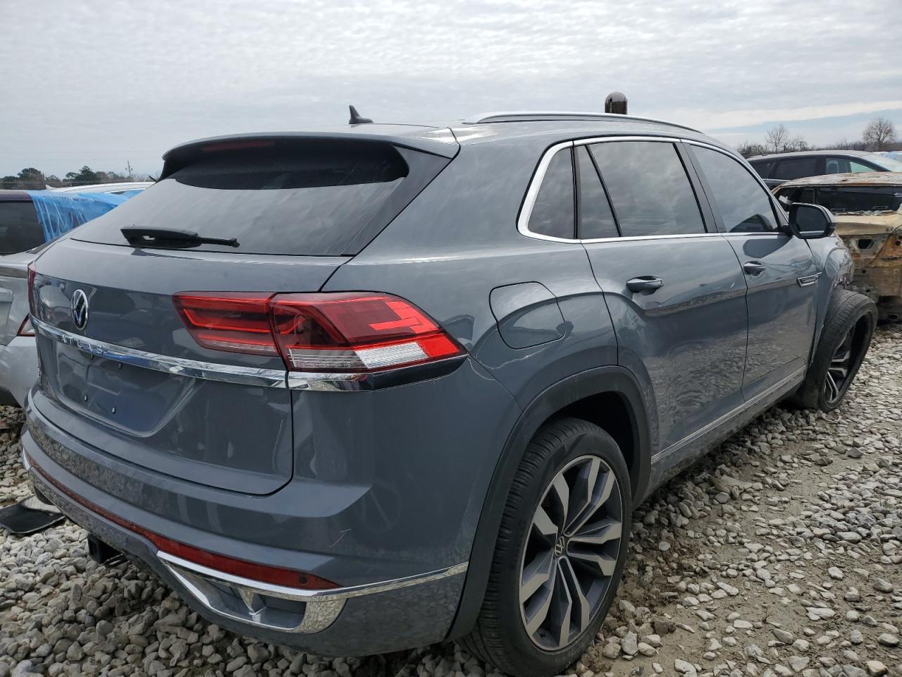2021 Volkswagen Atlas - Image 3