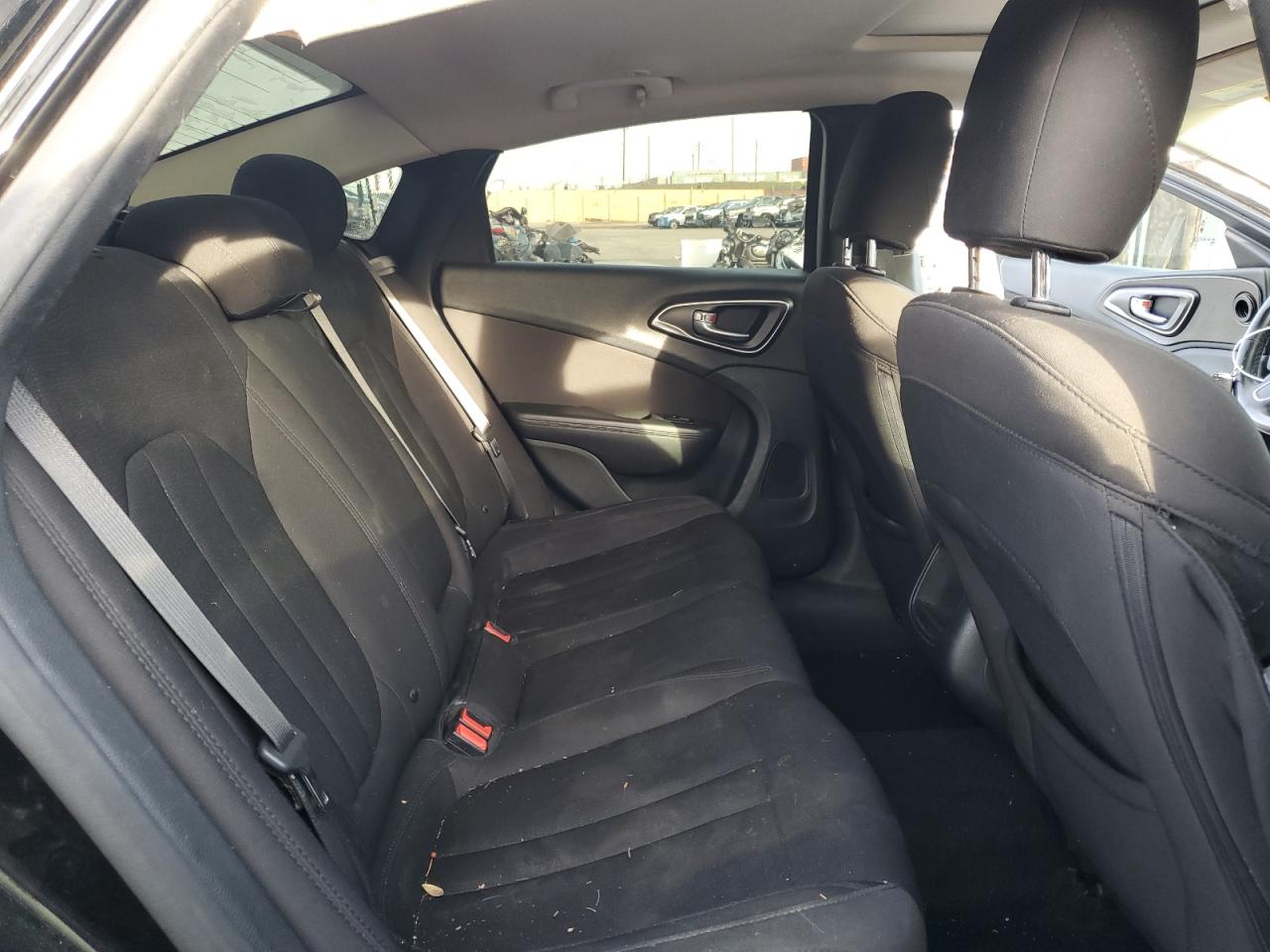 2015 Chrysler 200 - Image 10
