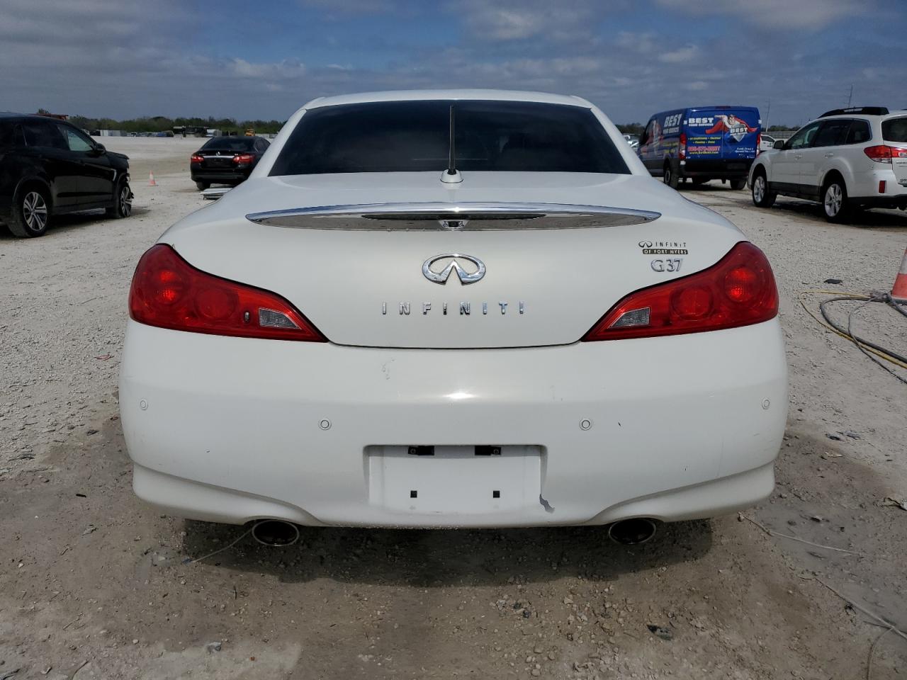2012 Infiniti G - Image 6