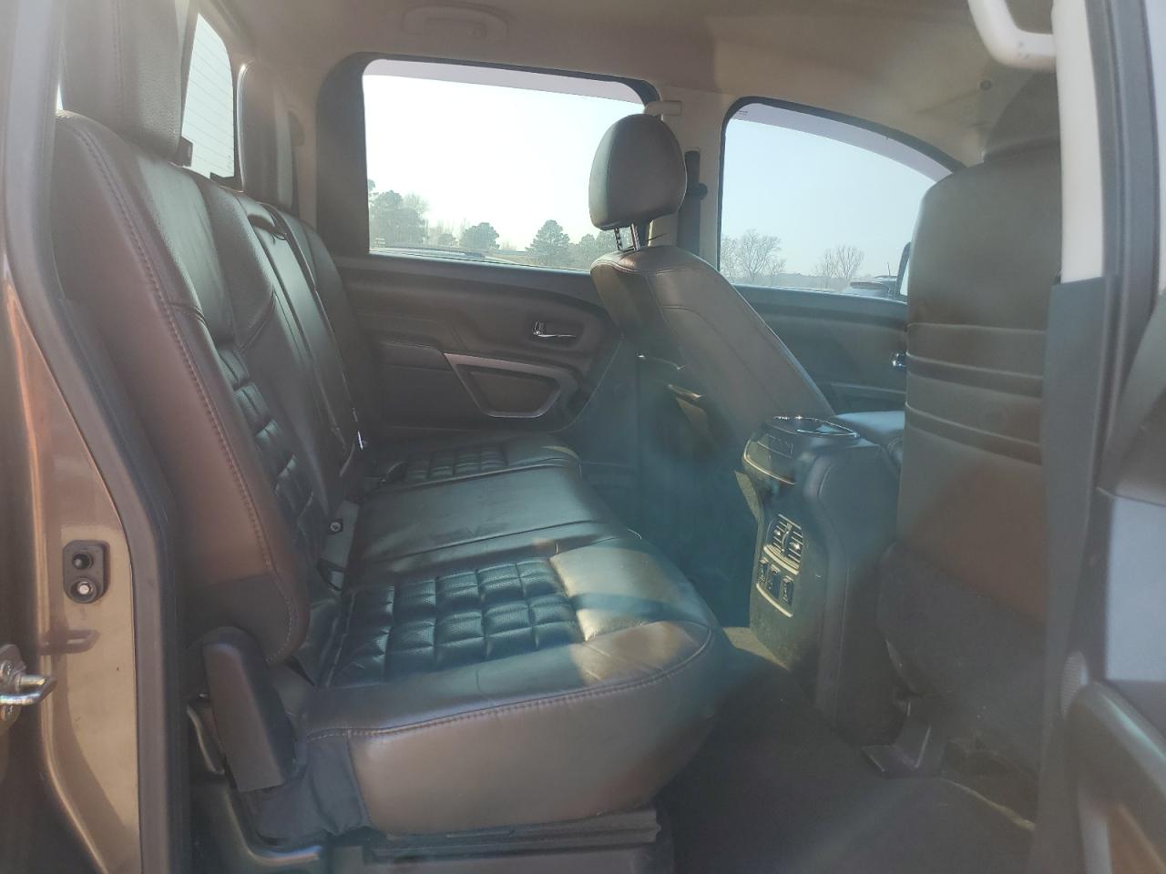 1N6AA1F40GN514555 NISSAN TITAN 2016