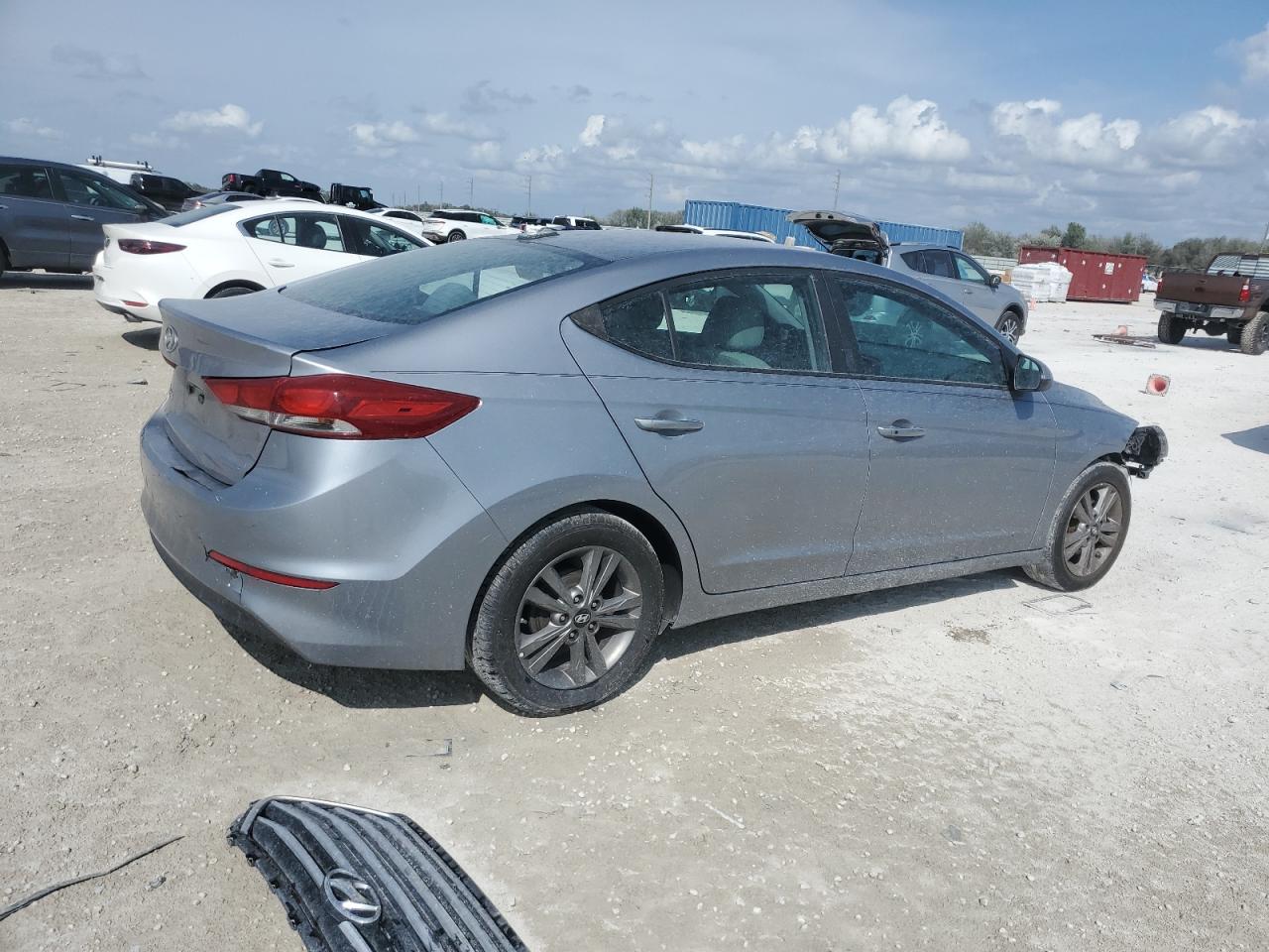 2017 Hyundai Elantra - Image 3