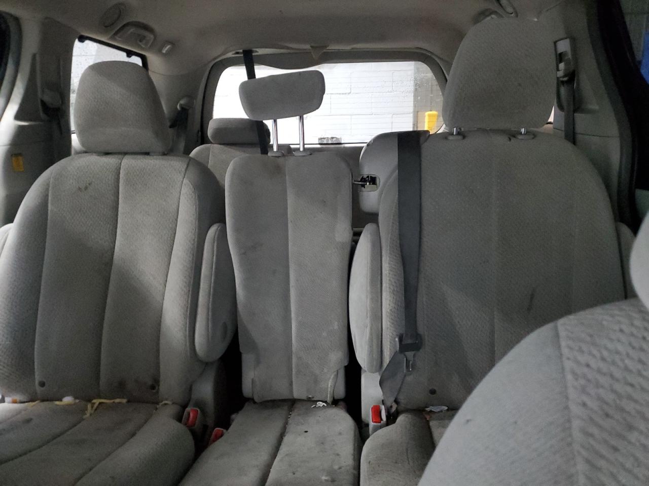 2013 Toyota Sienna - Image 10