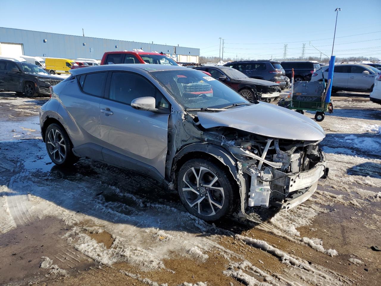 NMTKHMBX9JR015239 TOYOTA C-HR 2018