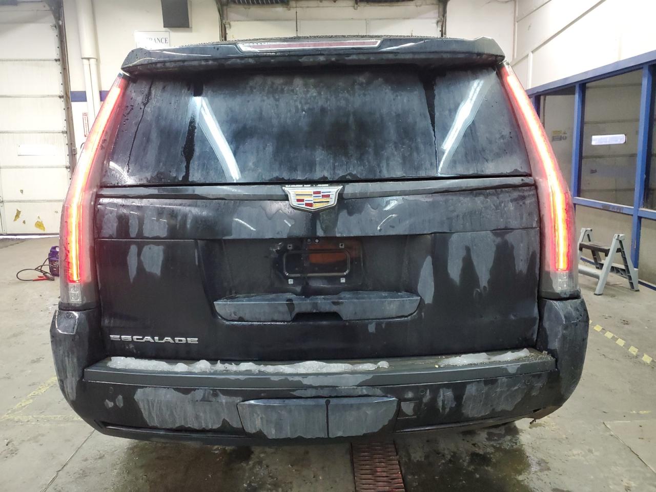 2018 Cadillac Escalade - Image 6